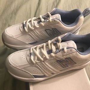 NWT New Balance women’s white sneakers 8.5B